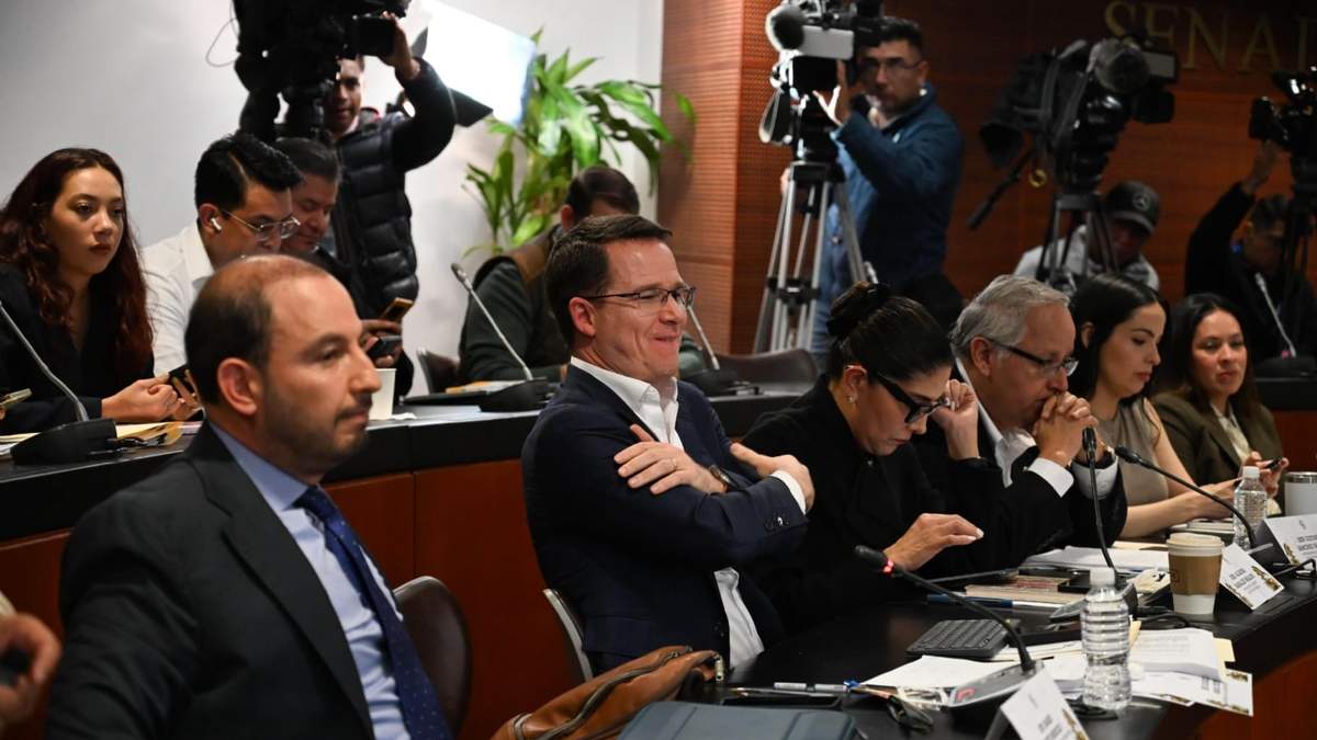 Marko Cortés y Ricardo Anaya en la reunión de las Comisiones Unidas de Gobernación y de Estudios Legislativos del Senado