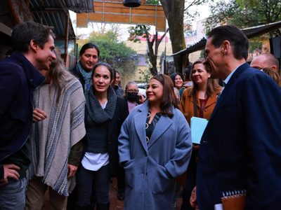 Brugada va por propuesta ambiental para la CDMX; activistas le entregan peticiones