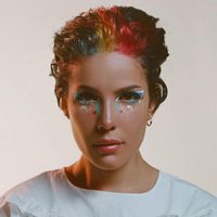 Halsey se despoja de lo que sobra y aparece como nunca antes... ¡Al natural!