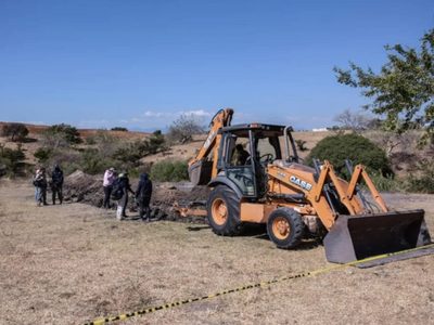 Brigada de búsqueda halla fosa clandestina en Morelos; exhuman tres cuerpos