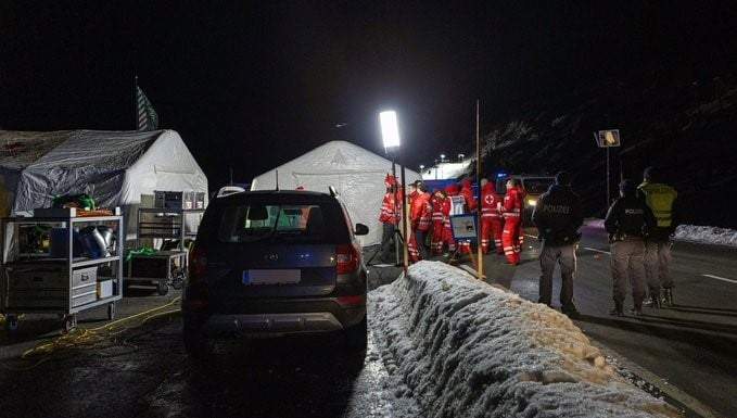 Al menos 10 esquiadores sepultados tras un alud de nieve en Austria
