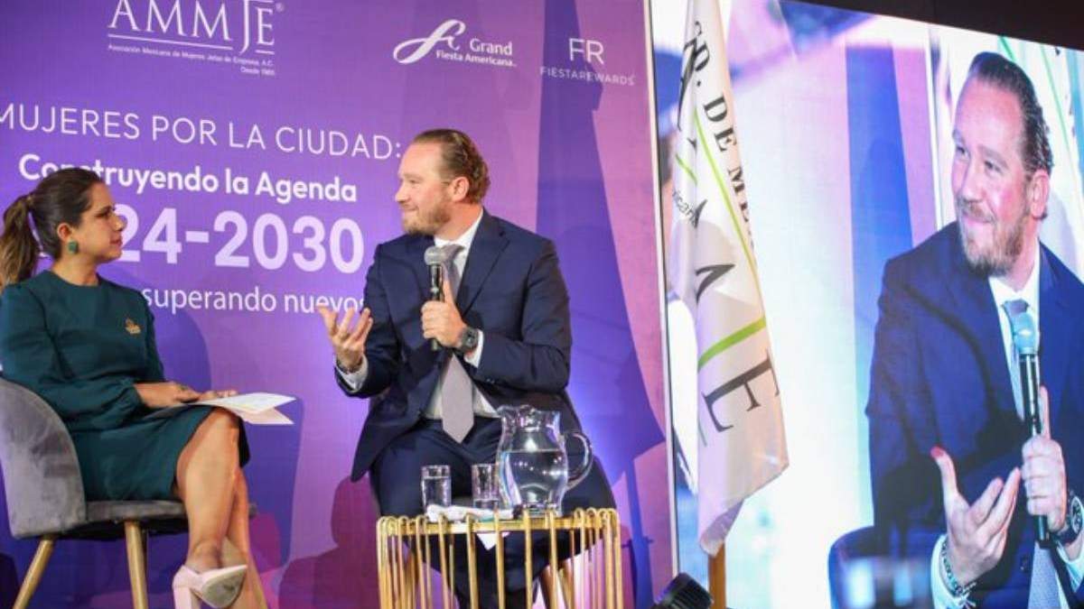 Taboada en el  foro de la Asociación Mexicana de Mujeres Jefas de Empresas (AMMJE)