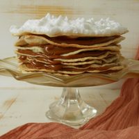 Torta de frutillas con rapiditas: la opción perfecta si querés algo dulce sin gastar fortuna en la pastelería