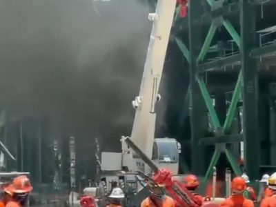 Reportan un incendio en el interior de la refinería de Dos Bocas (Video)