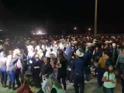 Celebran "gran bailazo" en Guaymas, municipio de alto riesgo por covid-19