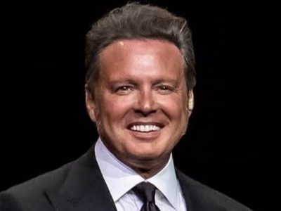 "¡¿Con ropa?!" Luis Miguel y su novia fueron atrapados "in fraganti" en el agua ¡No aguantaron!