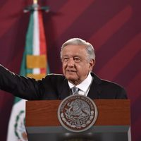 AMLO agradece a Biden por denuncia contra el gobernador de Texas por instalar boyas en el río Bravo