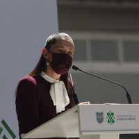 Sheinbaum da positivo a covid-19, está aislada y sin síntomas, dice
