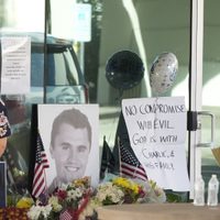 Autoridades piden ayuda al público para encontrar a la persona que disparó a Charlie Kirk