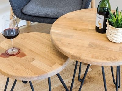Trucos infalibles para eliminar las manchas de vino en tus mesas de madera