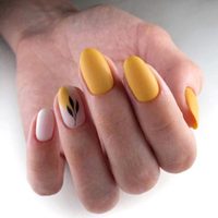 El color favorito de la temporada: 3 diseños de Nail Art que quedan bien en uñas cortas o largas