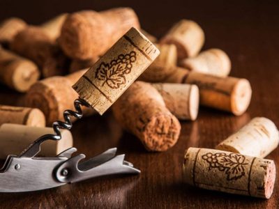 Corcho o tapa a rosca: un debate que se viene dando en el mundo del vino