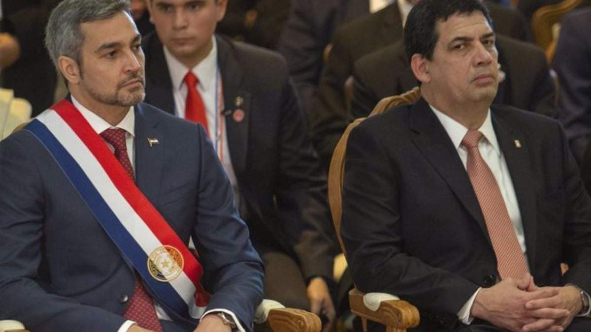 El presidente de Paraguay, Mario Abdo Benítez, y su vicepresidente, Hugo Velázquez