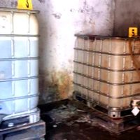 Aseguran bodega con gasolina robada y caen dos comandantes de la SSPC en Tabasco