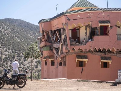 Suman dos mil 12 muertos por el terremoto en Marruecos