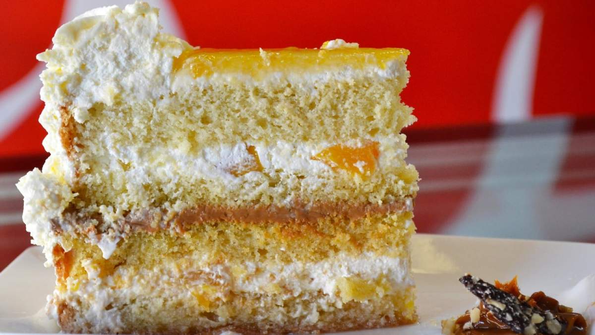 postre de vainilla y durazno