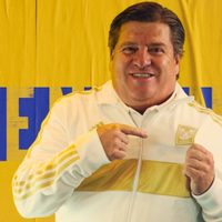 Miguel Herrera firma como nuevo director técnico de Tigres