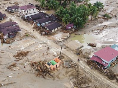 Inundaciones en Indonesia, Sri Lanka y Tailandia dejan más de mil 300 muertos