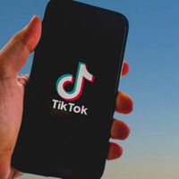 TikTok respira en EU: juez emite orden temporal para que siga en App Store y Play Store