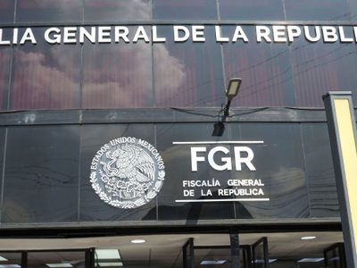 FGR extradita a 84 criminales solicitados por EU