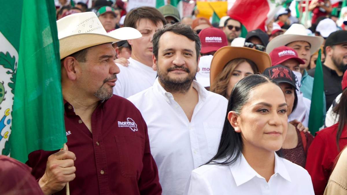Andrés Manuel López Beltrán Andy y Ariadna Montiel en la manifestación del sábado en Chihuahua