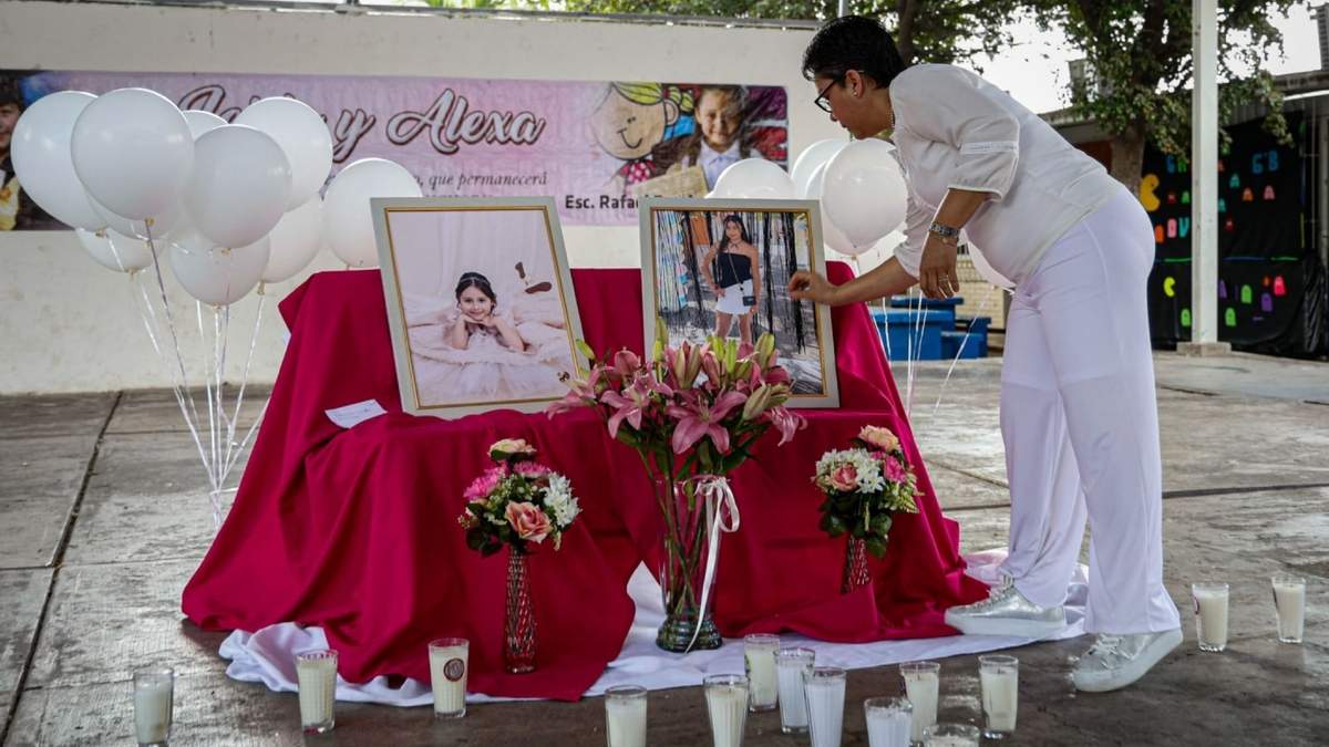 En un emotivo homenaje, el 12 de mayo, maestros, alumnos y padres de familia recordaron a Alexa y Leydi, las dos niñas de 7 y 11 años cuya vida fue arrebatada en Badiraguato, Sinaloa