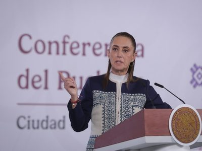 Avión de EU aterrizó para trasladar a funcionarios de la Secretaría de Seguridad: Sheinbaum
