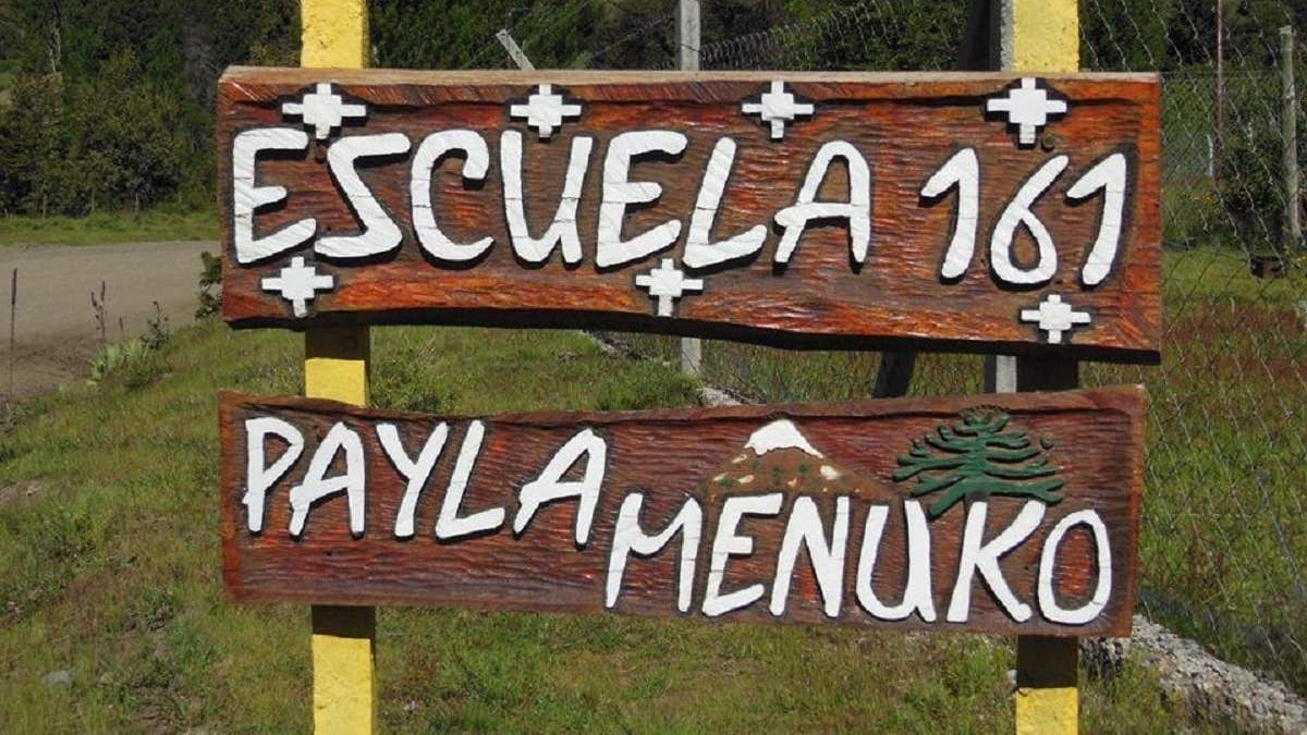 La comunidad educativa de la escuela Payla Menuko denunció deficiencias en la construcción del edificio. Fuente: (Noticias de los Andes)