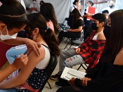 Vacunación contra covid-19 para adolescentes de 12 a 17 años y refuerzos será la próxima semana