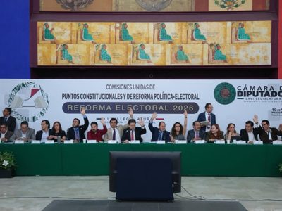 Sin los votos del PT y PVEM, Morena aprueba en comisiones el dictamen de la reforma electoral