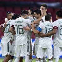 México vence 1-0 a Holanda con gran juego de "Tecatito" y penalti de Jiménez