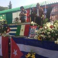 '¡Hasta siempre Fidel!”, corean afuera de la embajada de México en Cuba (Video)