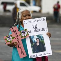 Madre de víctima de feminicidio pide a Claudia Sheinbaum luchar contra la violencia machista