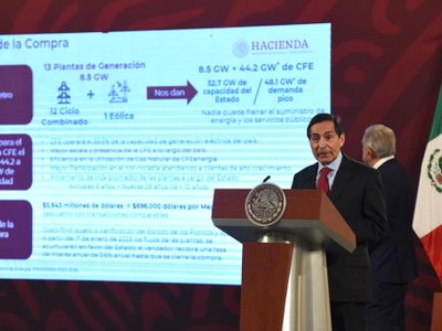 AMLO presume compra de 13 plantas de Iberdrola durante foro climático