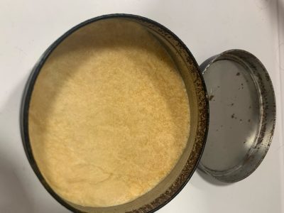 No tires la lata vieja u oxidada que tenés en la cocina: con esta idea tipo Pinterest la podés transformar y dejarla como nueva
