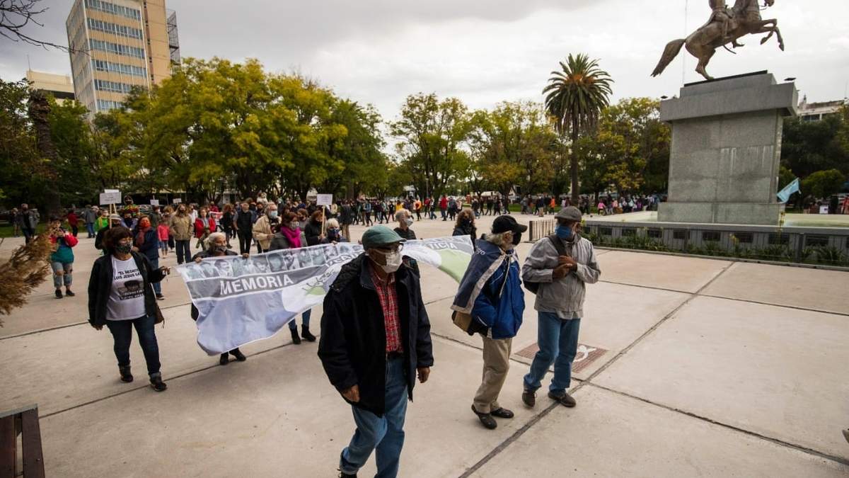 Marcha por el Día de la Memoria en Viedma. Fuente: (Twitter)