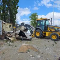 Demolieron un aguantadero que era una pesadilla para vecinos de Zapala