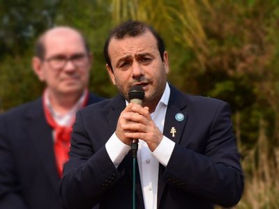 Teléfono para la clase política: ¿el gobernador de Misiones donará su sueldo por el coronavirus?