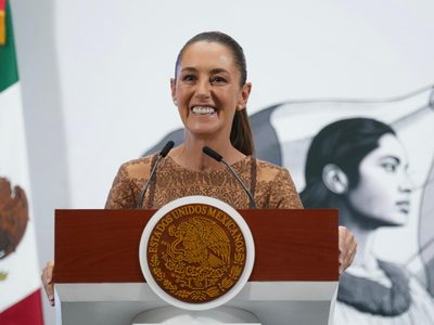 Sheinbaum no asistirá a misa del Papa León XIV en el Vaticano, pero lo invitará a México