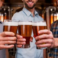 México celebra el Día de la Cerveza con una reactivación de la industria