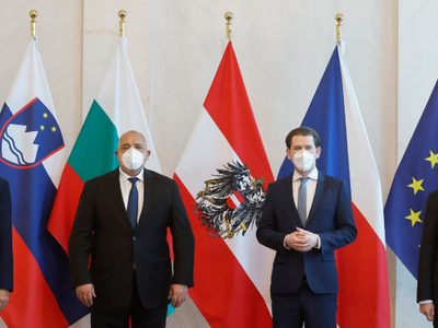 Seis países de la UE piden un "mecanismo de corrección" en la distribución de vacunas