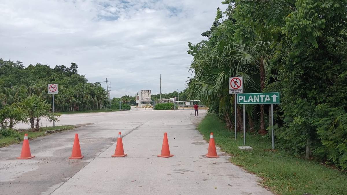 Cierre del paso a la planta de Calica