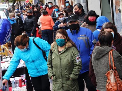 Con más del 70% de la población inmunizada, Chile relaja las medidas sanitarias