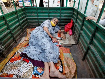 La segunda ola del coronavirus en India no se detiene: más de 4.000 muertes en un día