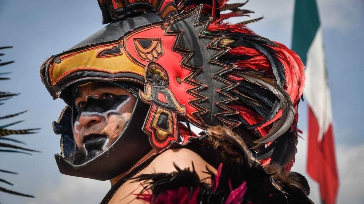 Danzantes acudieron este día a la plancha del Zócalo, para celebrar la conmemoración del Aniversario de la Fundación de México-Tenochtitlán.