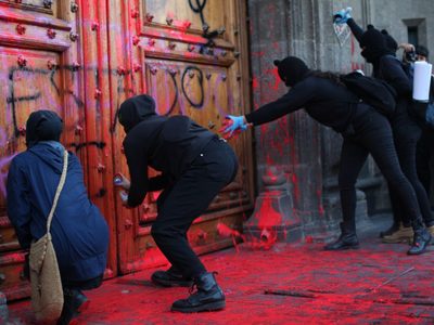 Inician trabajos de limpieza en Palacio Nacional