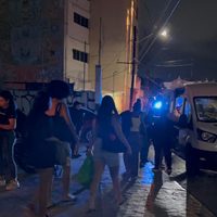 Rescatan a 39 mujeres víctimas de explotación sexual en bar de Cancún