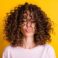 Rulos bajo control: productos, hábitos y trucos que realmente funcionan