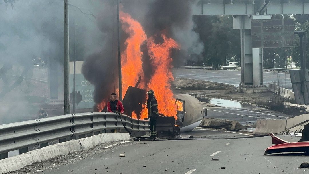 10 de septiembre. La volcadura de una pipa de gas en Iztapalapa causó una explosión que causó la muerte de 20 personas. Foto Gobierno de la CDMX  Cuartoscuro.