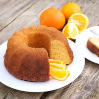 Torta de naranja exprés: poné la pava y prepará esta receta así de fácil y que es una espumita